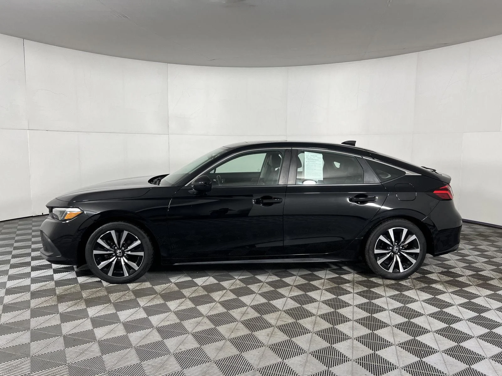 Used 2023 Crystal Black Pearl Honda EX-L image 19
