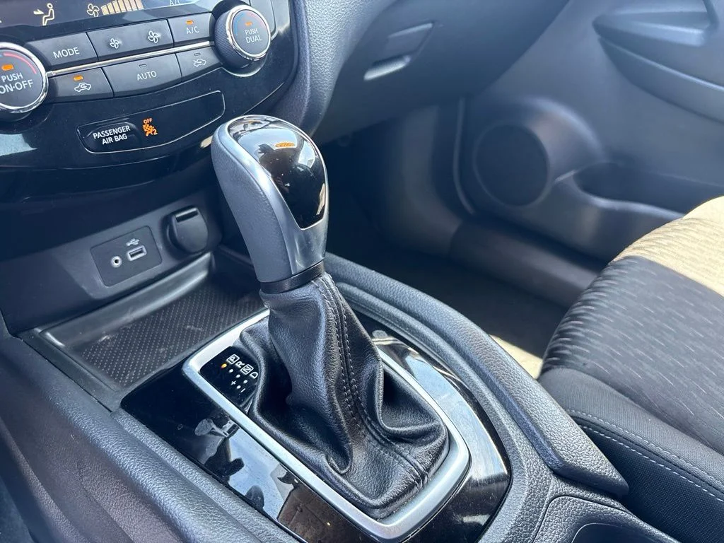 Used 2019 Gray Nissan SV image 29