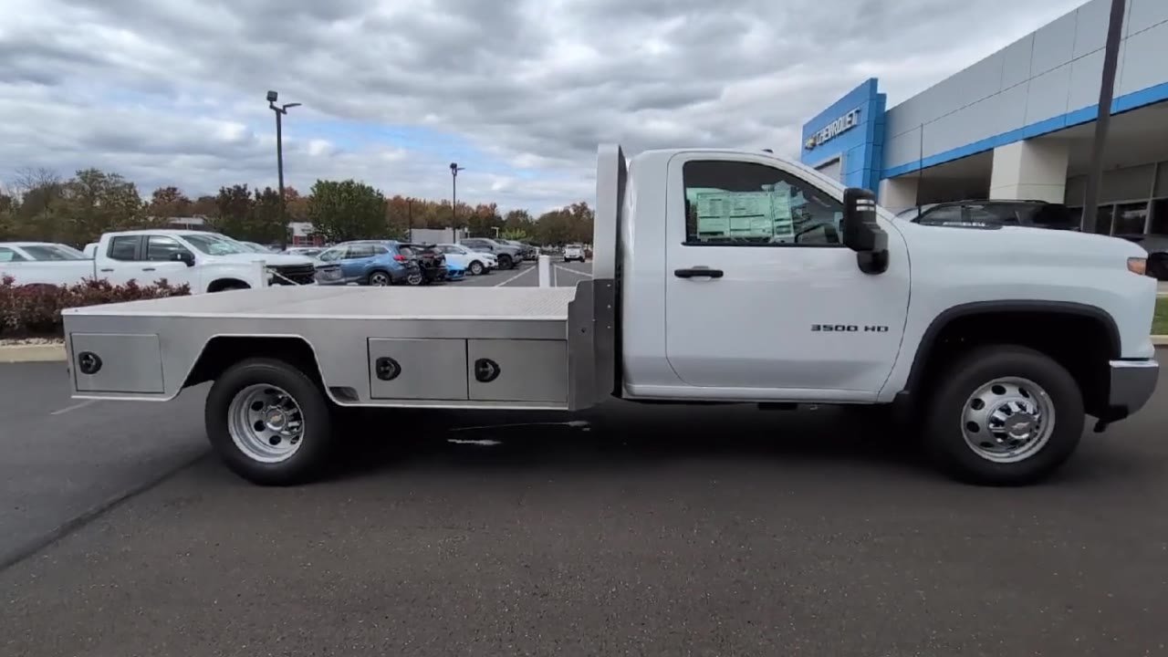 New 2025 Summit White Chevrolet Work Truck image 41