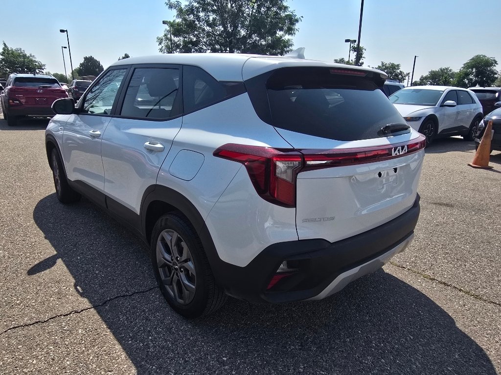 Used 2026 Snow White Pearl Kia LX image 14