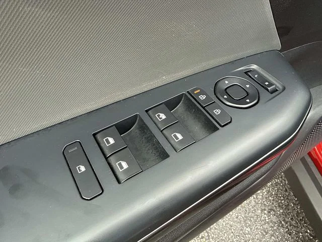Used 2025 Red Kia LXS image 22