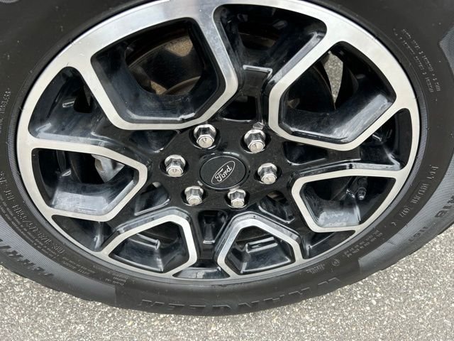 Used 2023 Black Ford XLT image 10