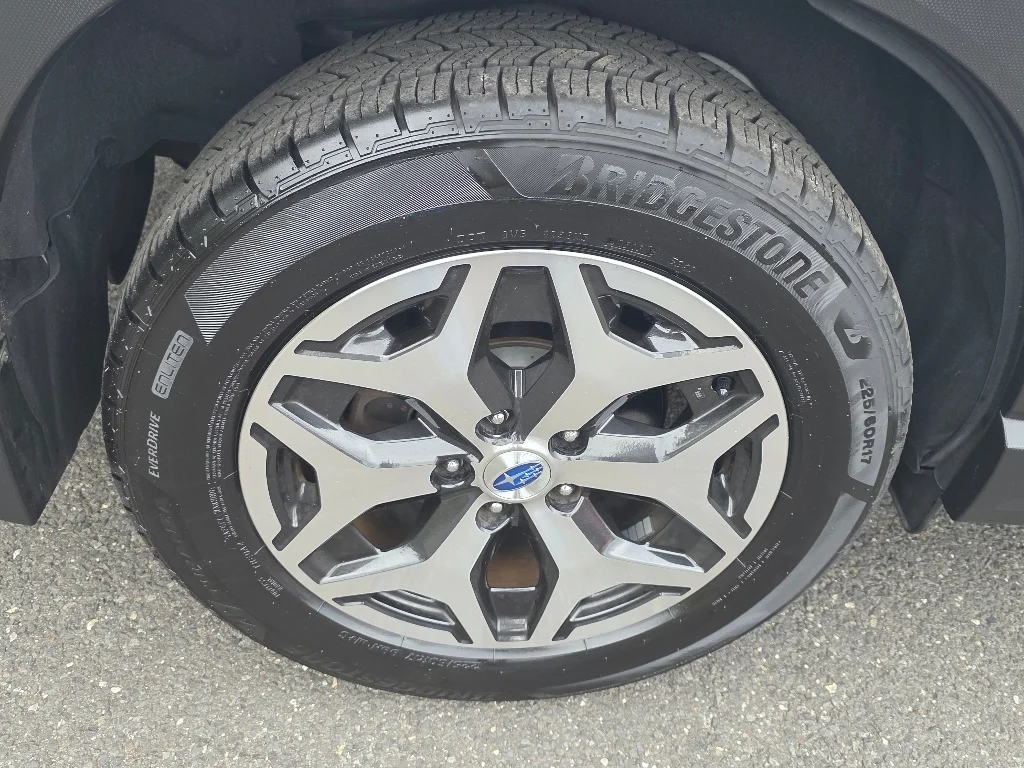 Used 2021 White Subaru Premium image 28