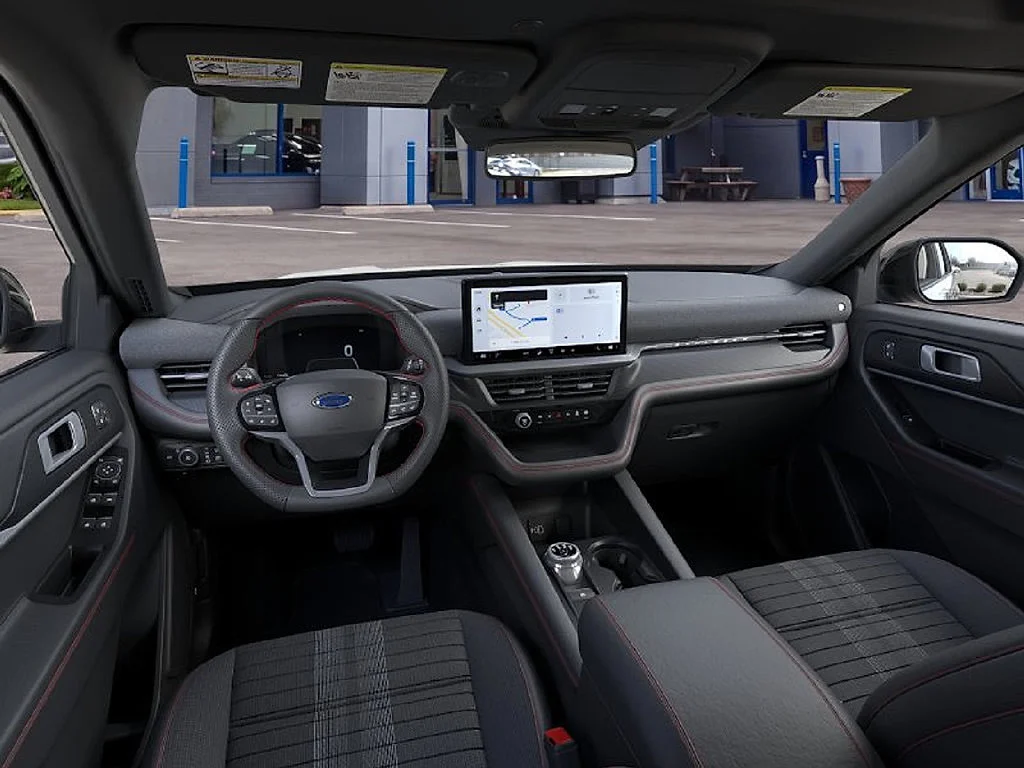 New 2026 Star White Metallic Tri-Coat Ford ST-Line image 9