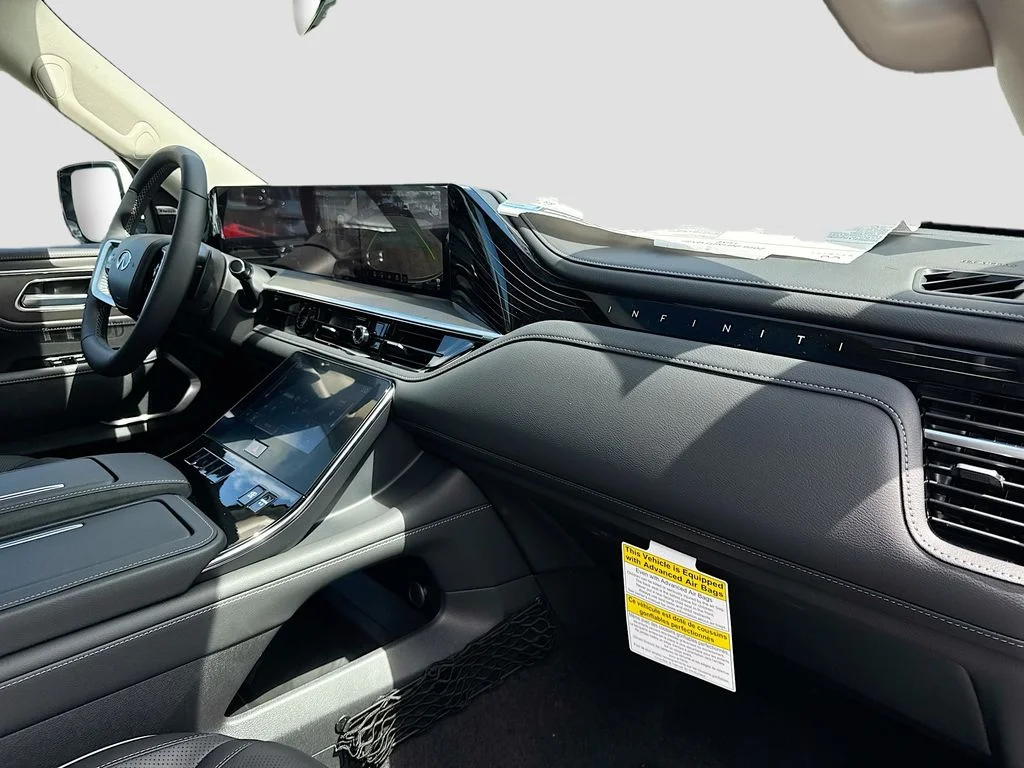 New 2026 RADIANT WHITE INFINITI Luxe 2WD image 32