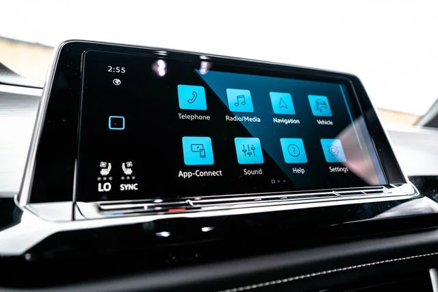 New 2026 Black Volkswagen 2.0T SE w/Technology image 27