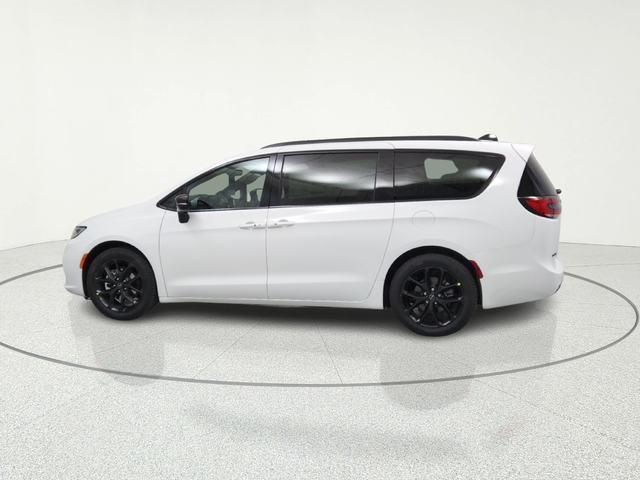 2026 Chrysler Pacifica Limited - Photo 3