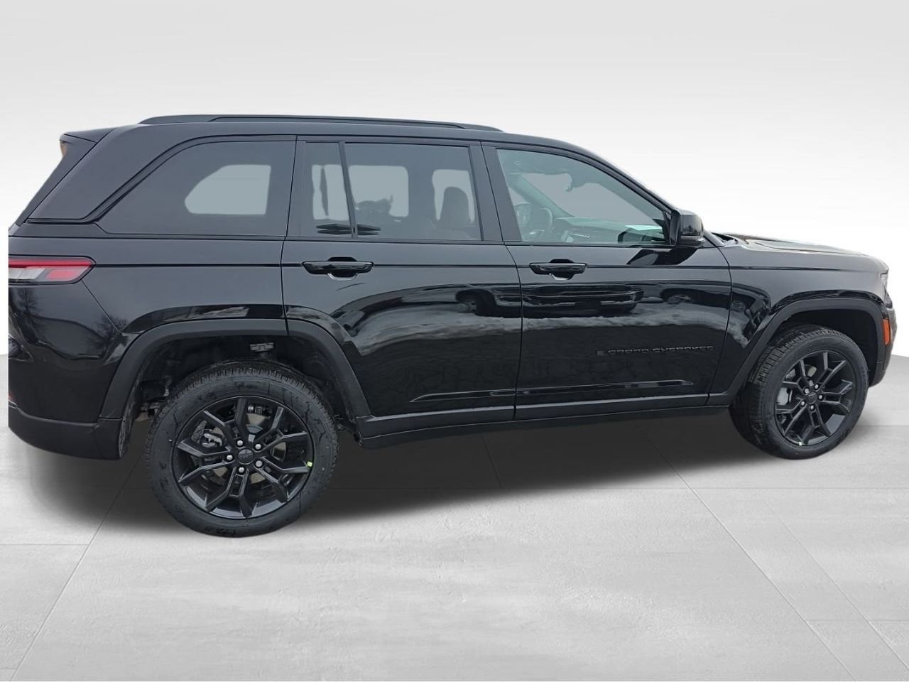 New 2025 Diamond Black Crystal Pearl-Coat Exterior Paint Jeep Limited image 8