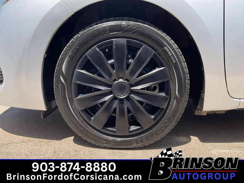 Used 2018 Classic Silver Metallic Toyota LE image 13