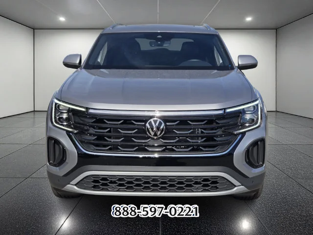 Certified Used 2026 Silver Mist Metallic Volkswagen SE W/TECHNOLOGY image 5