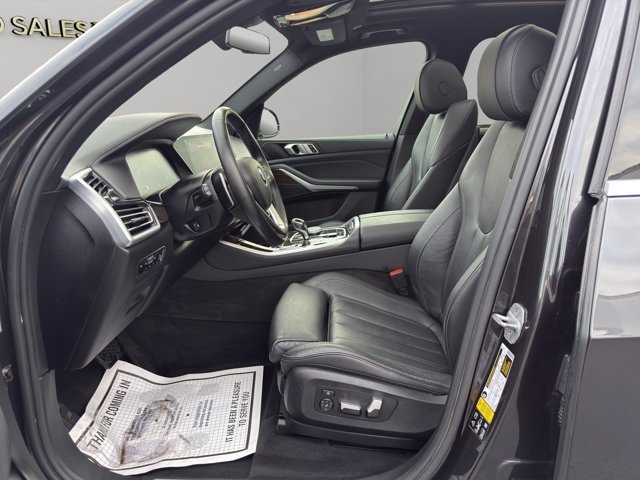 Used 2019 Dark Graphite Metallic BMW xDrive40i image 9