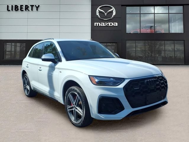 2024 Audi Q5 55 e Premium Plus's photo