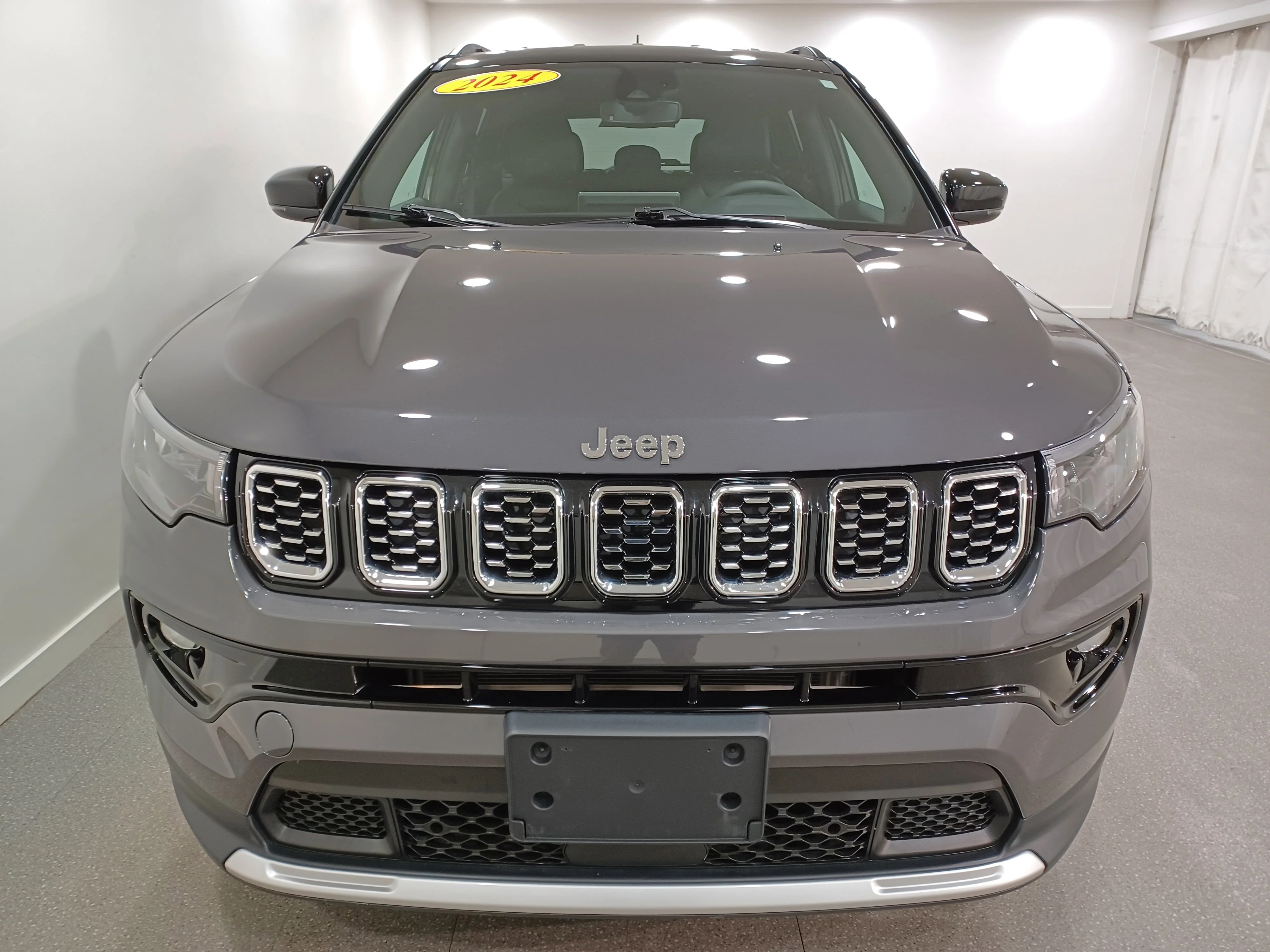 Certified Used 2024 Baltic Grey Metallic Jeep Limited 4x4*Remote Start | Htd Leather | Sunroof | Htd Wheel | Blind Spot Detection | Lane Keeping image 3
