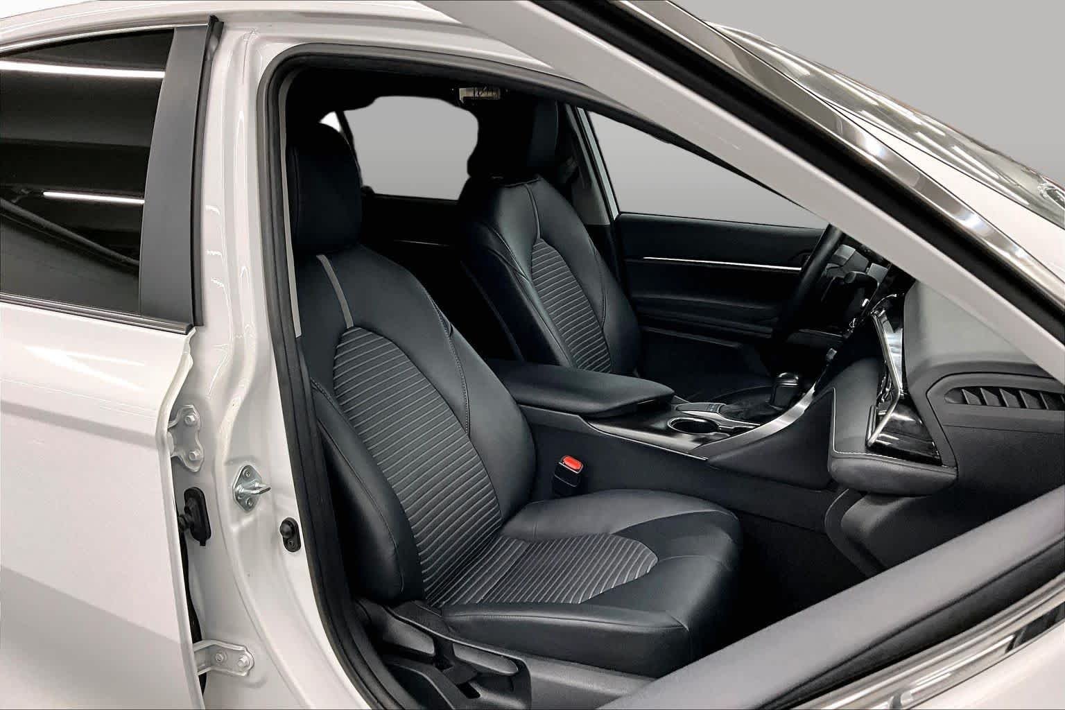 Used 2024 Ice Cap Toyota SE image 8