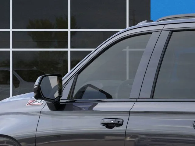 2026 Chevrolet Suburban Z71 - Photo 12