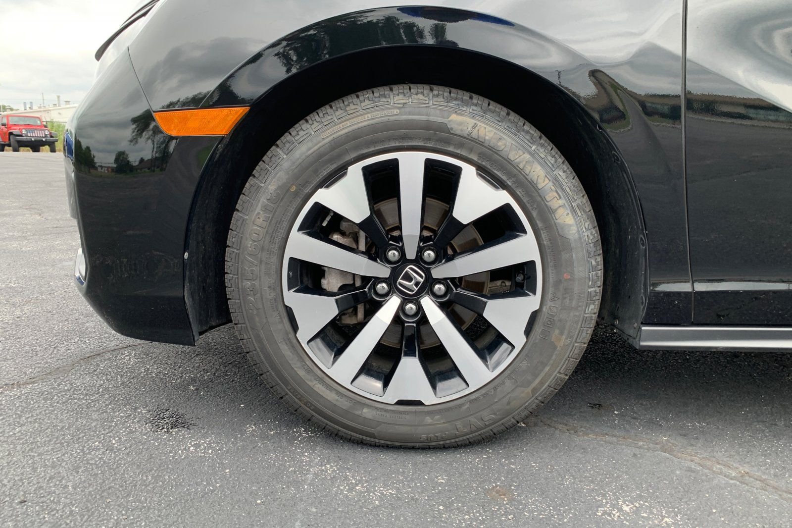 Certified Used 2025  Honda EX-L image 9
