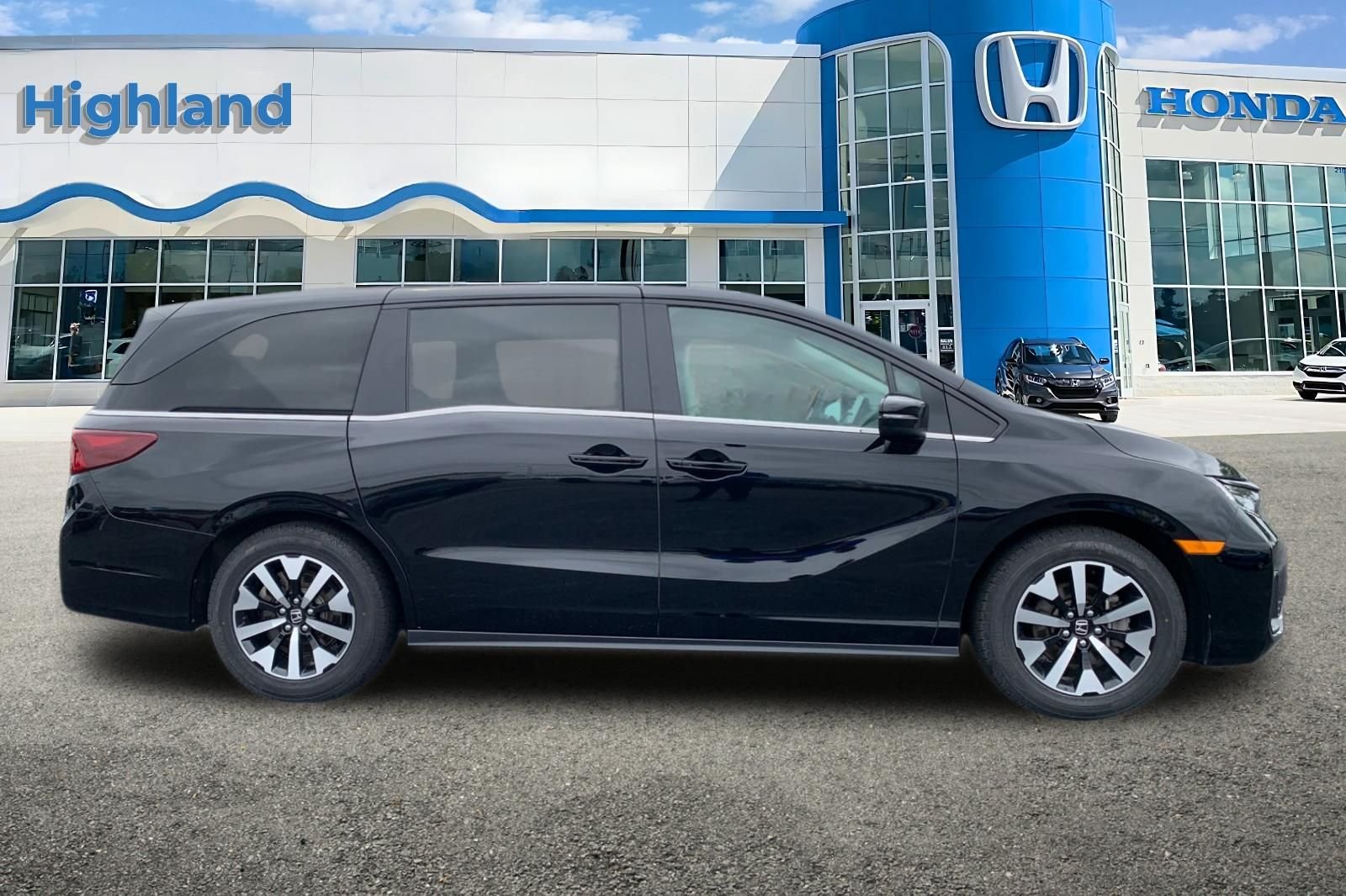 Certified Used 2025  Honda EX-L image 6