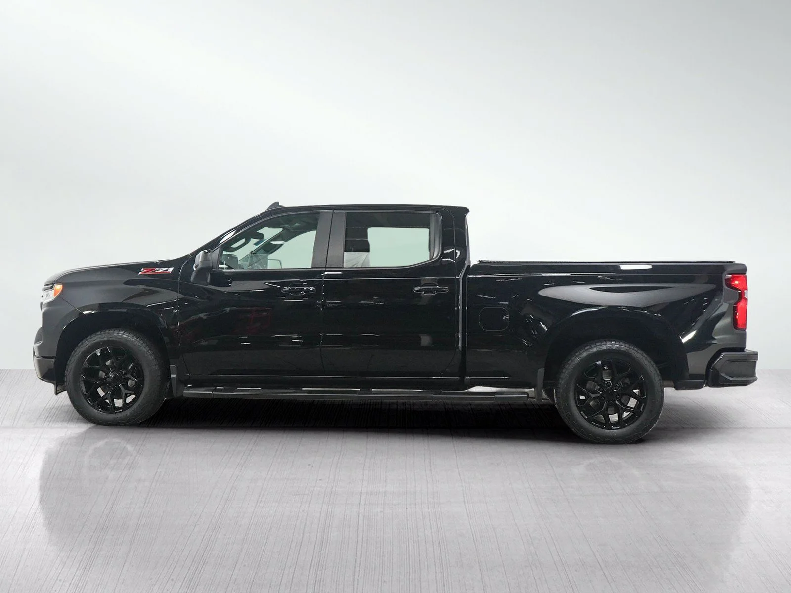 Used 2022 Chevrolet Silverado 1500 RST with VIN 3GCUDEED5NG614849 for sale in Roseville, Minnesota