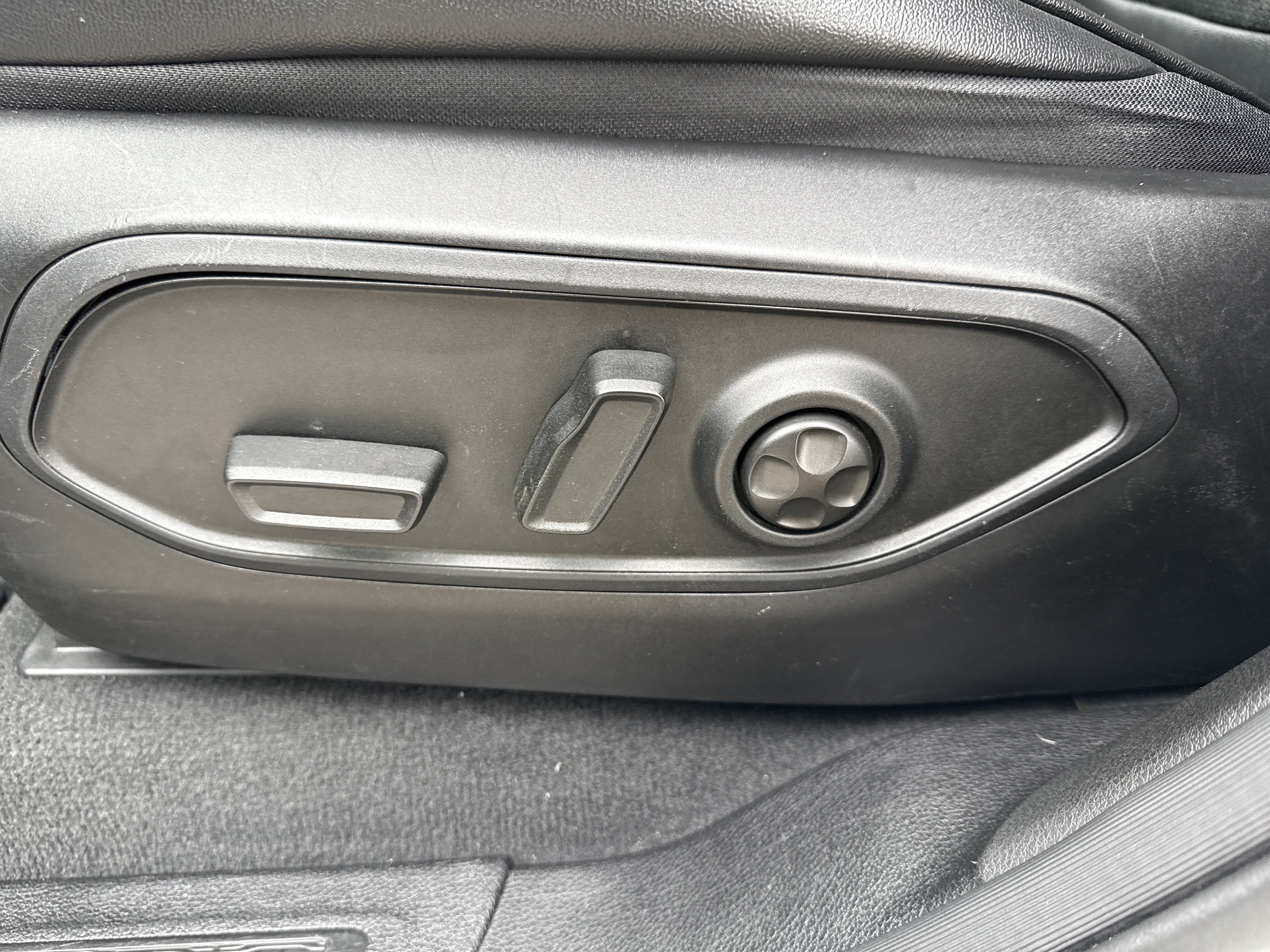Used 2023 Bright White Clearcoat Jeep Altitude image 10
