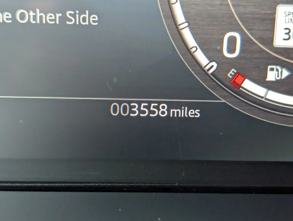 Certified Used 2025 Red Land Rover X-Dynamic SE image 29