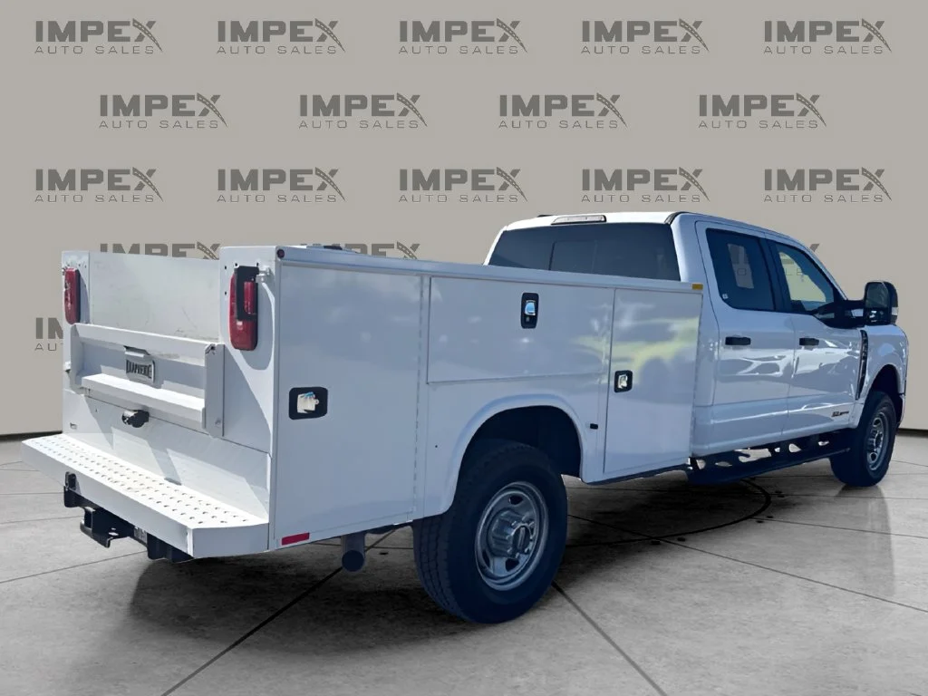 Used 2024 White Ford XL image 5