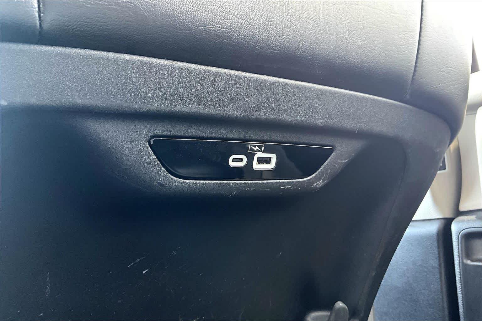 Used 2023 Silver Mist Clearcoat Chrysler Touring L image 33