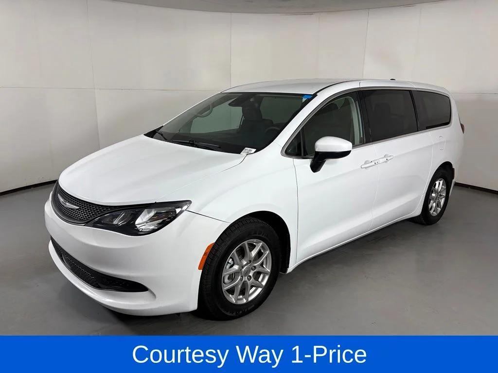 Used 2023 White Chrysler LX image 5