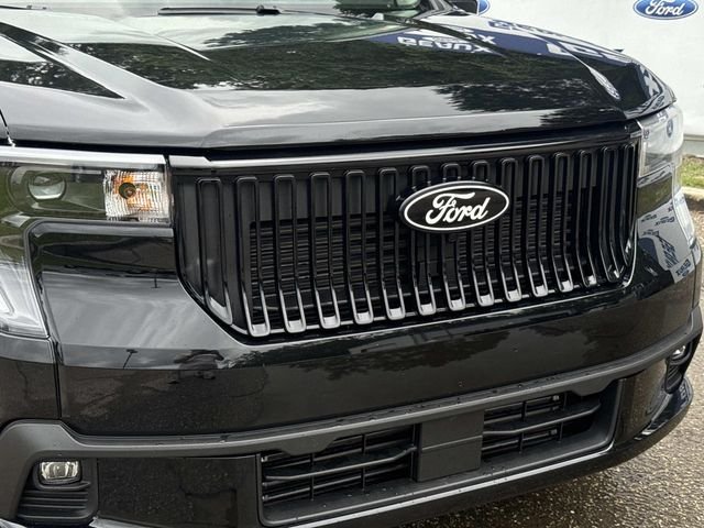 Used 2025 Black Ford Lobo Standard image 3
