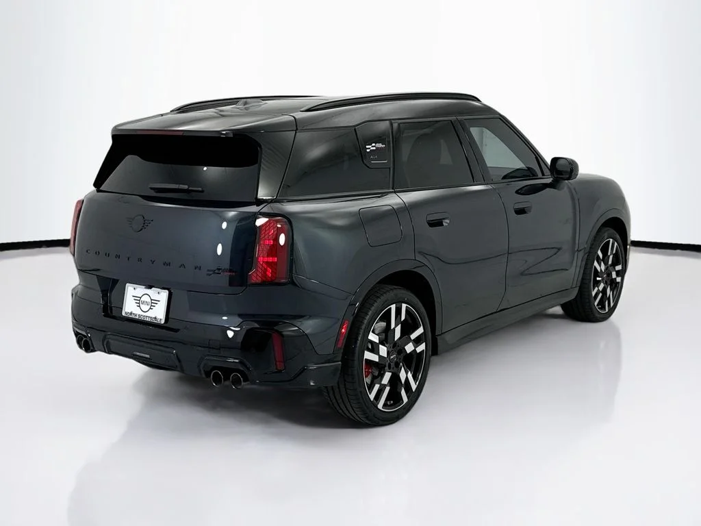New 2027 Legend Grey Metallic MINI Iconic image 5