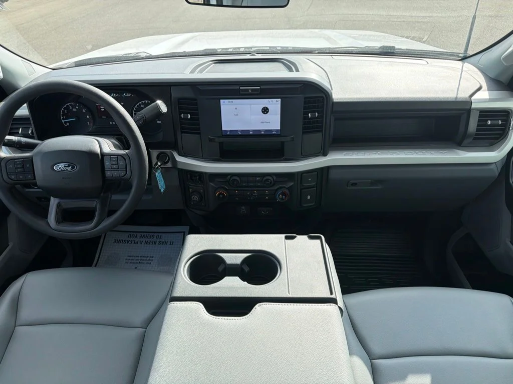 New 2027 Oxford White Ford F-250® XL image 30