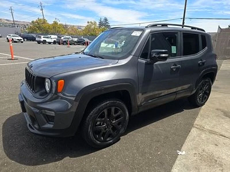 Used 2022 Gray Jeep Altitude image 1
