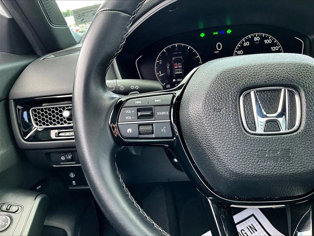 Used 2023 Platinum White Pearl Honda Sport image 10