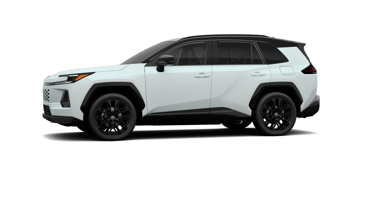 New 2026 Wind Chill Pearl with Midnight Black Metallic roof Toyota XSE image 3
