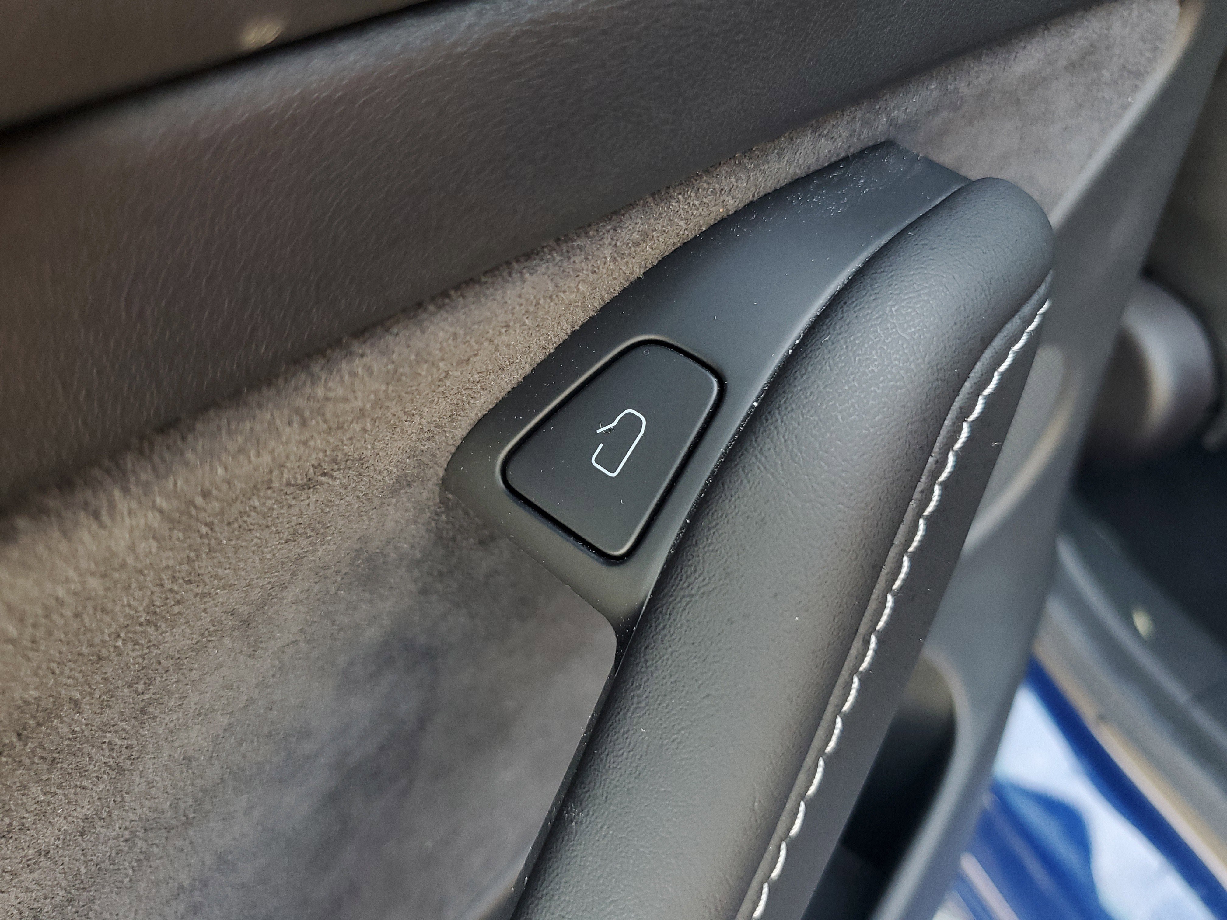 Used 2022  Tesla Long Range image 10