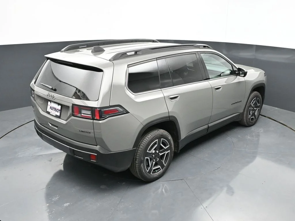 New 2026 Sting-Gray Clear-Coat Exterior Paint Jeep Limited image 33