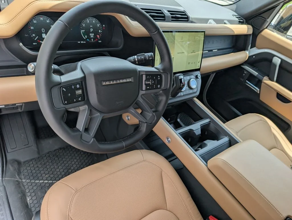 New 2026 Fuji White Land Rover X-Dynamic SE image 4
