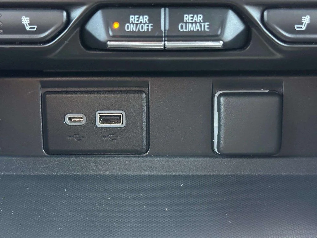 2021 Chevrolet Tahoe Z71 - Photo 19