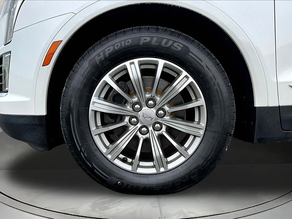 Used 2017 White Cadillac Luxury image 37