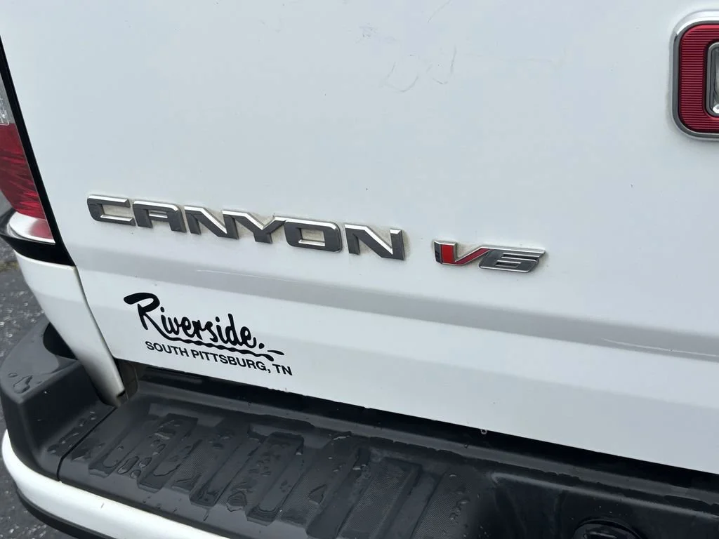 Used 2018 SUMMIT WHITE GMC 4WD All Terrain w/Cloth image 35
