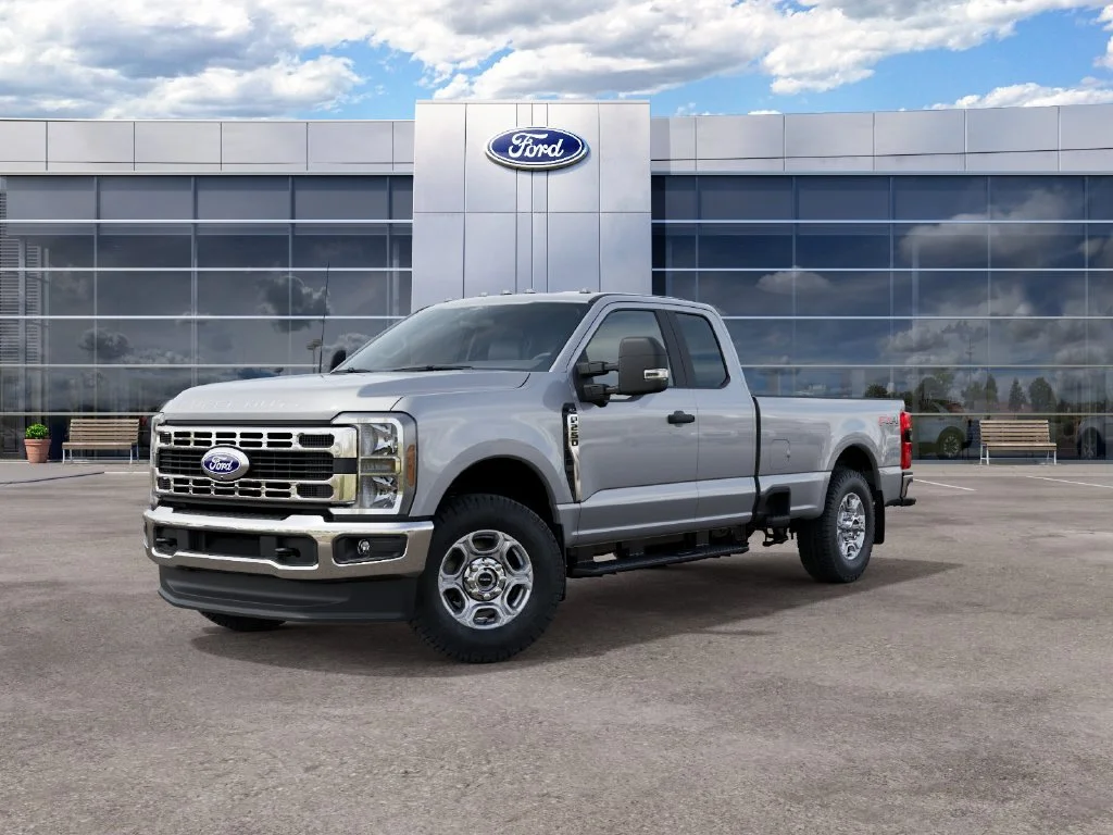New 2027 Silver Ford XLT image 2