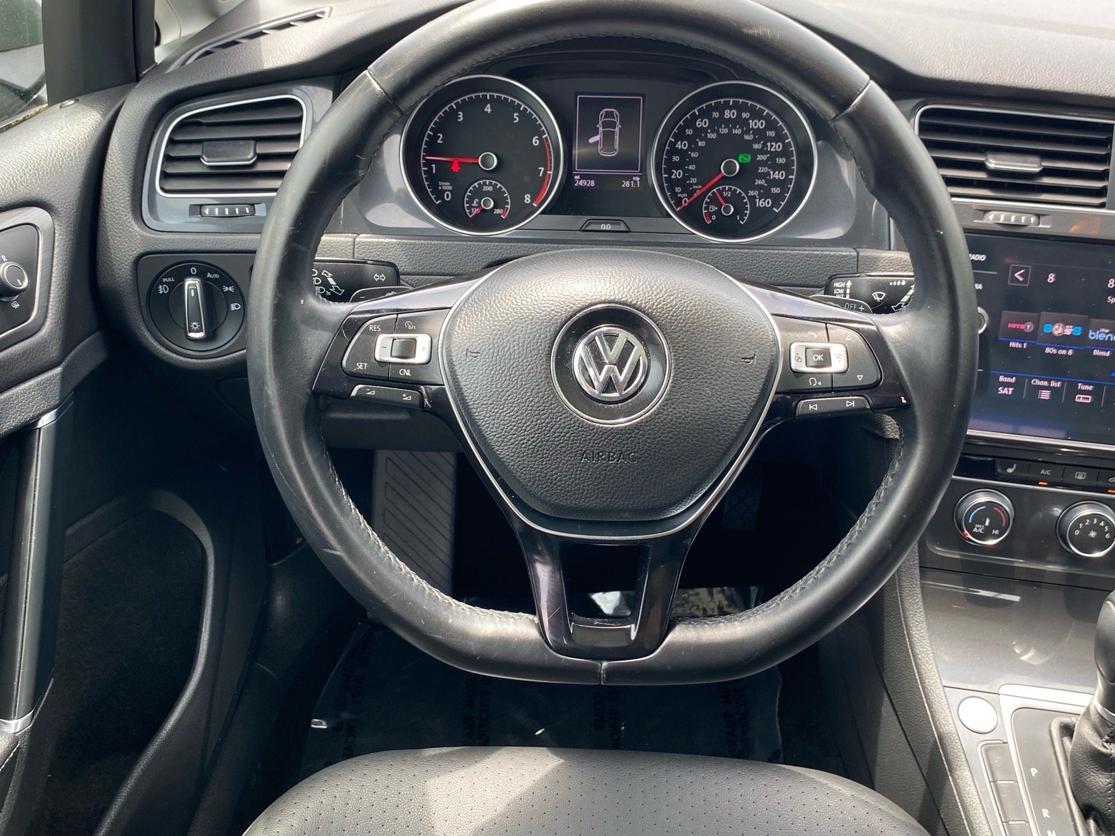 Used 2018 Silver Volkswagen TSI SE 4-Door image 4
