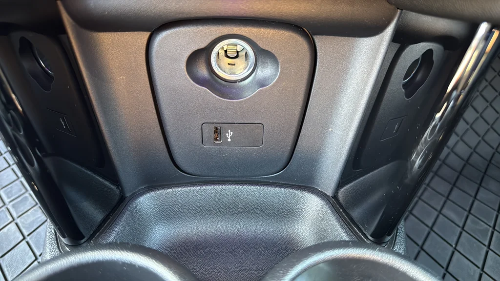 Used 2020 Gray MINI  image 33