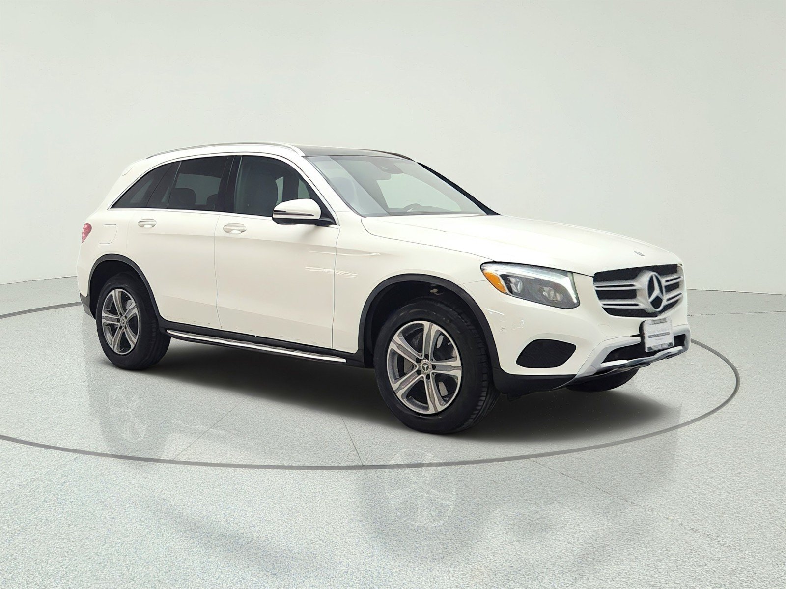 Used 2019 Polar White Mercedes-Benz GLC 300 4MATIC® SUV image 3