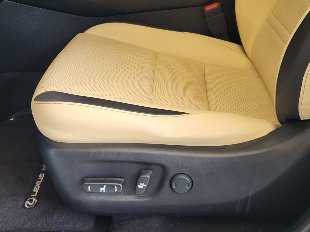 Used 2017 White Lexus 200t image 24