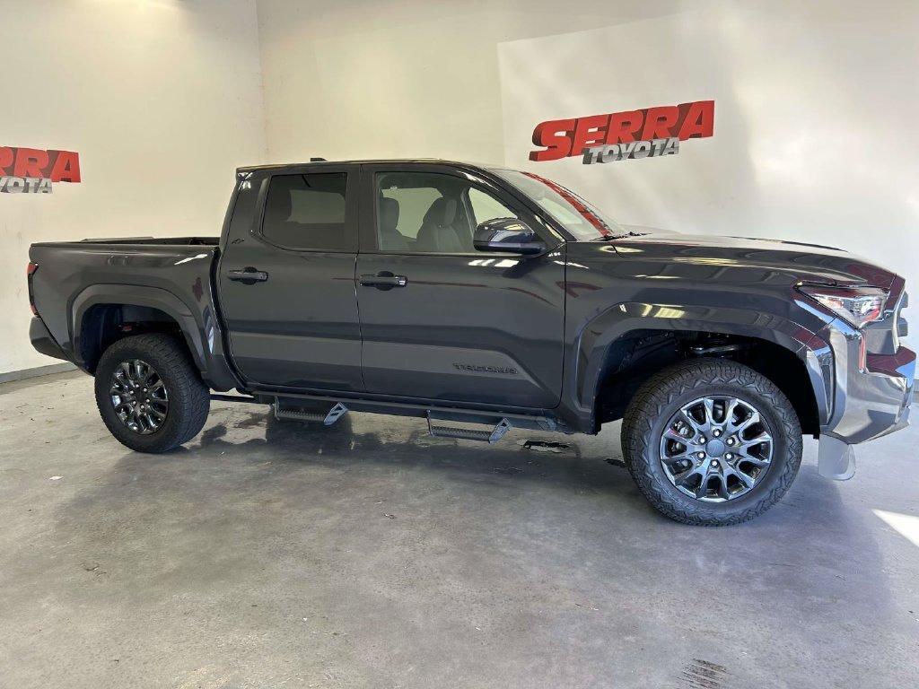 Used 2025  Toyota SR5 image 2