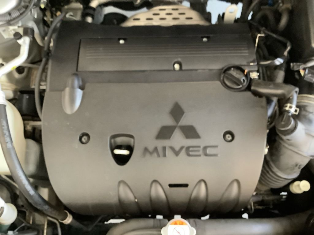 Used 2020 Silver Mitsubishi 2.0 SE image 21