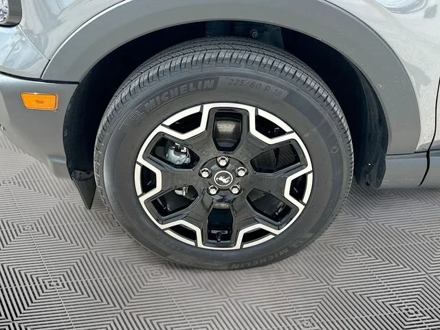 Used 2025 Gray Ford Outer Banks image 30