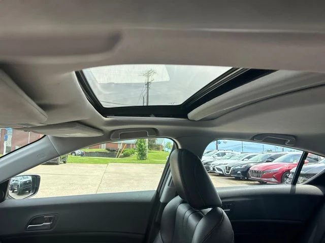 Certified Used 2019 Platinum White Pearl Acura Base image 35