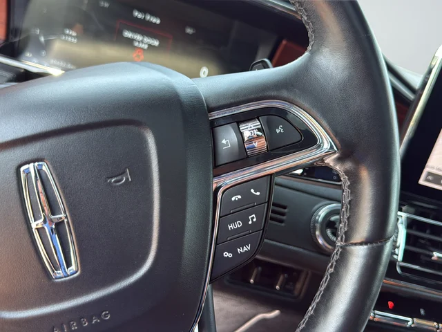 Used 2020 Black Lincoln Reserve image 38