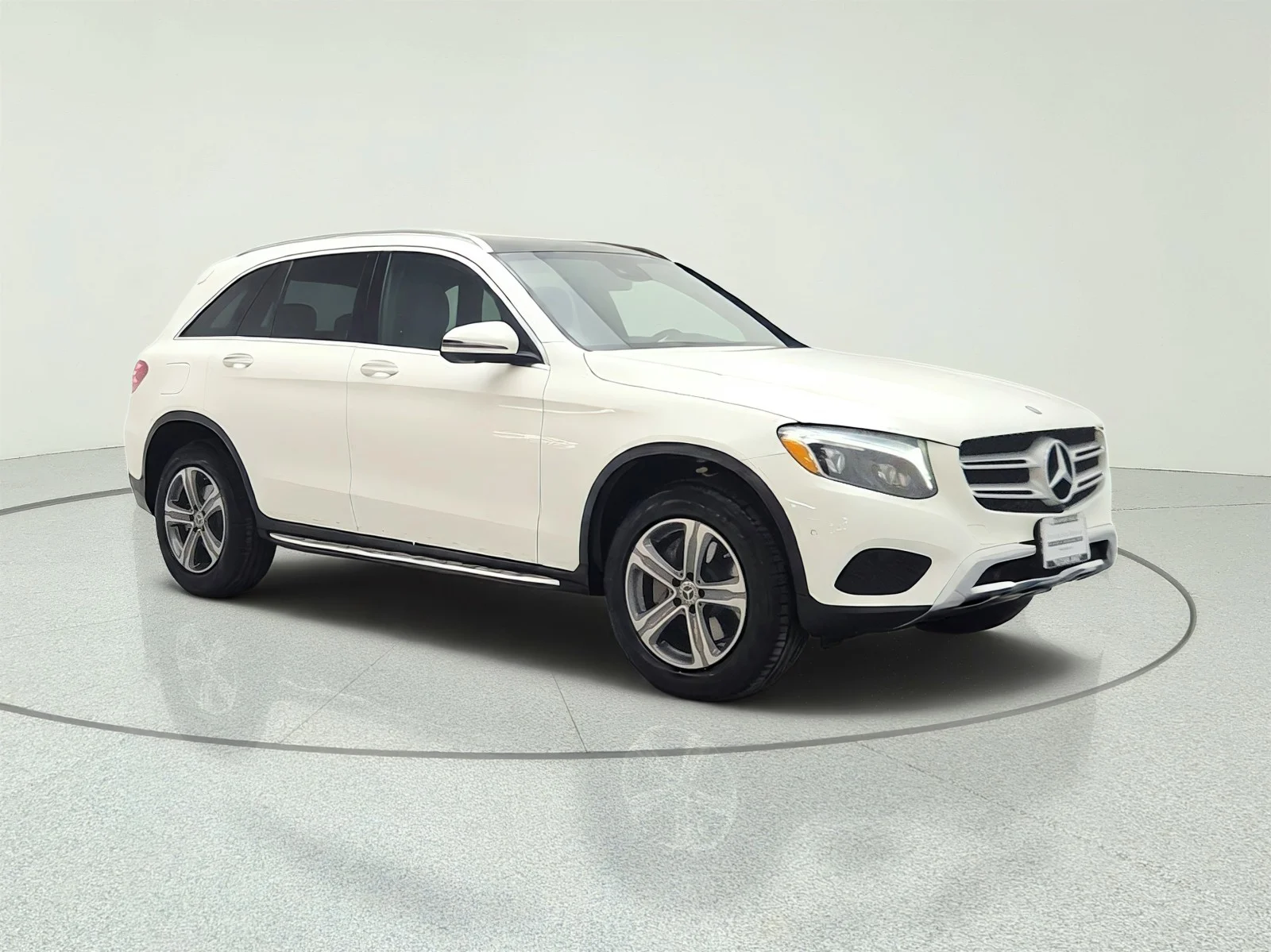 Used 2019 Polar White Mercedes-Benz GLC 300 4MATIC® SUV image 3